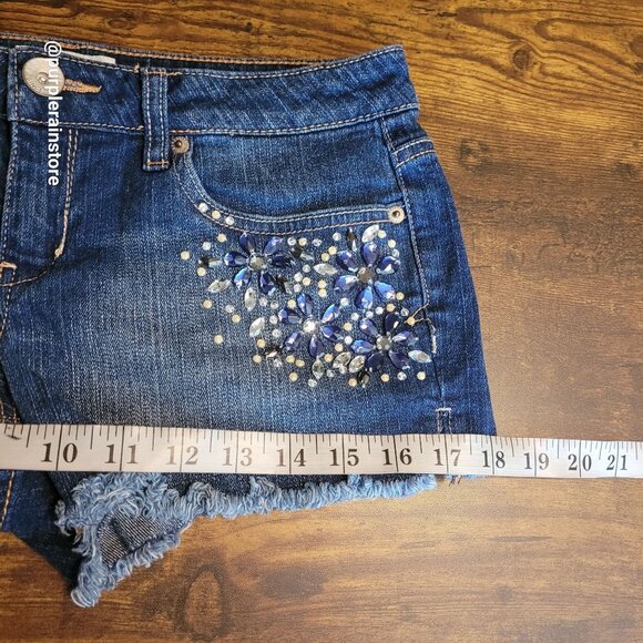Aeropostale Cut Off Floral Embellished Shorts 6 Medium Light Wash Denim Country - Picture 7 of 10
